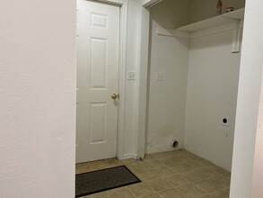 632 NE Skidmore St in Portland, OR - Foto de edificio - Building Photo
