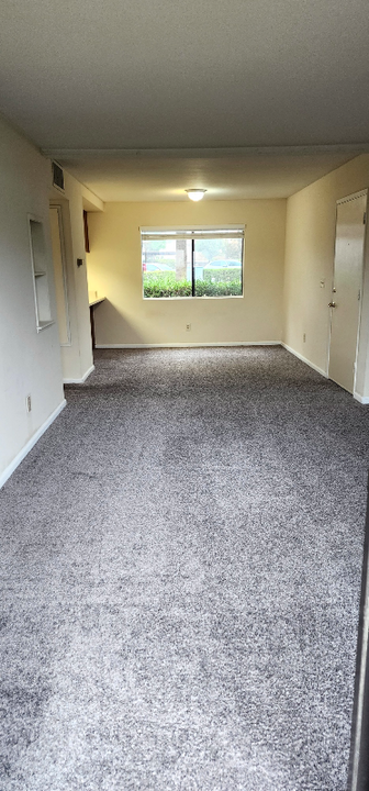 905 S Hale Ave-Unit -15 in Escondido, CA - Building Photo
