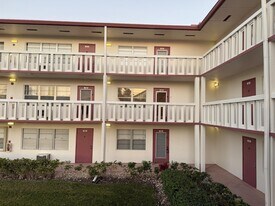 360 Fanshaw I in Boca Raton, FL - Building Photo