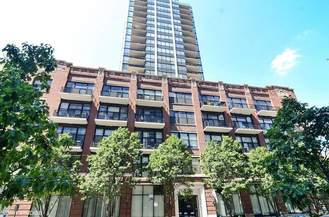 property at 210 S Desplaines St