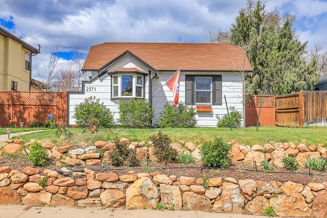 2571 S Pennsylvania St in Denver, CO - Building Photo - Building Photo