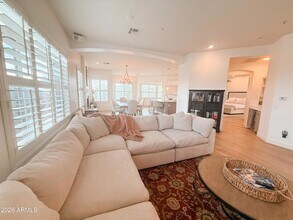 7979 E Princess Dr in Scottsdale, AZ - Foto de edificio - Building Photo