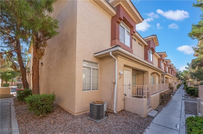 1157 Dusty Creek St in Las Vegas, NV - Building Photo - Building Photo