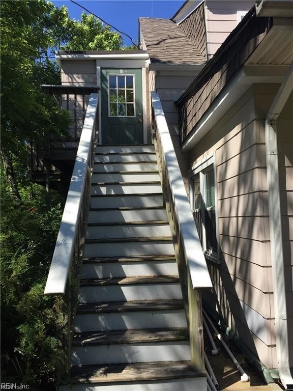 1056 Little Bay Ave in Norfolk, VA - Building Photo - Building Photo