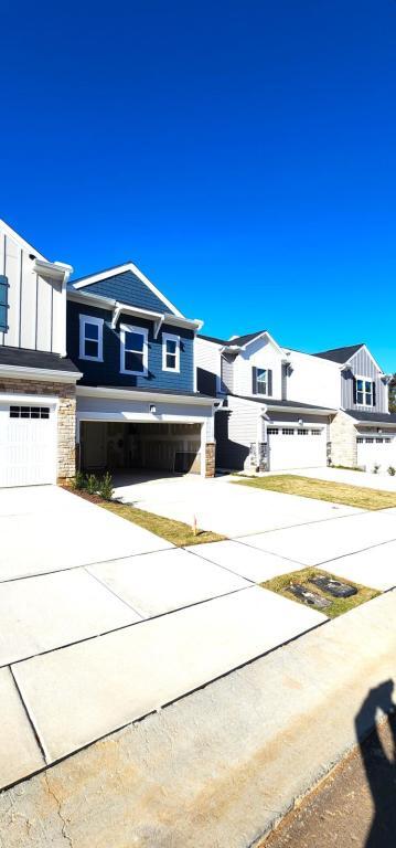 112 Golden Gate Ln in Chapel Hill, NC - Building Photo - Building Photo