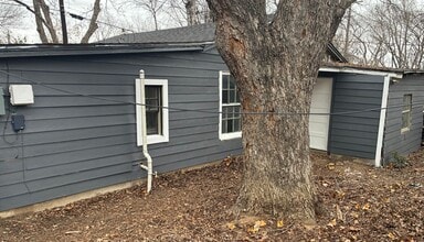 105 E Bond St in Denison, TX - Building Photo - Building Photo