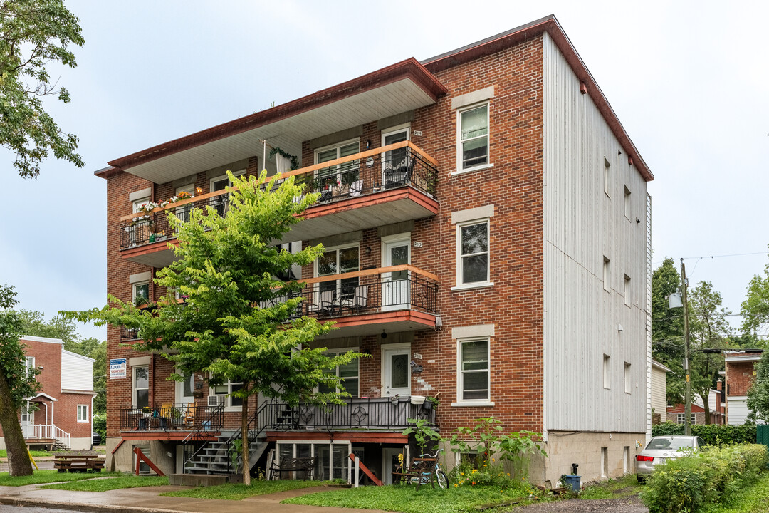 209 Des Saules Rue E in Québec, QC - Building Photo