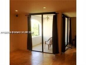 3564 Magellan Cir in Miami, FL - Building Photo - Building Photo
