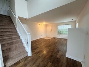 629 Cembra Dr in Greenwood, IN - Building Photo - Building Photo