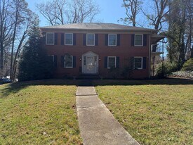 27 Shorewood Dr in Asheville, NC - Building Photo