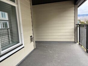 1308 Rutland Rd N in Kelowna, BC - Building Photo - Building Photo