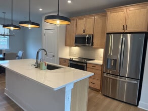 Room in Townhome on Levy Wy, Unit 5637 in Charlotte, NC - Foto de edificio - Building Photo