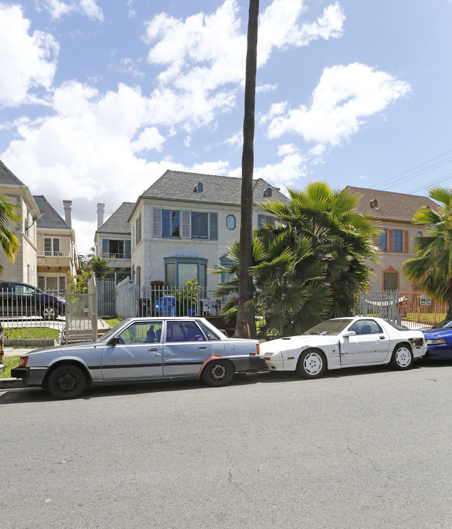 854 S Kenmore Ave in Los Angeles, CA - Building Photo - Building Photo