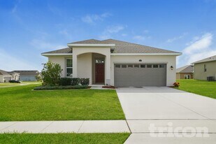37124 Scenic Ridge Dr in Grand Island, FL - Building Photo
