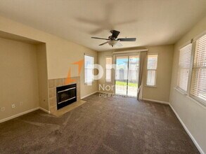 869 Emerald Hills Cir in Fairfield, CA - Foto de edificio - Building Photo