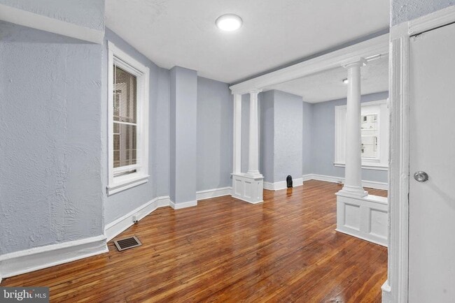 property at 1619 S Conestoga St