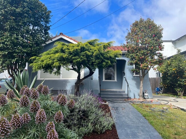 property at 3226 Fernside Blvd