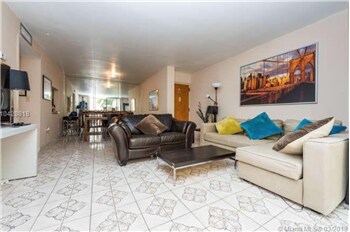 1673 Bay Rd-Unit -201 in Miami Beach, FL - Building Photo - Building Photo