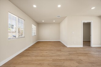 2229 Gale Ave in Bakersfield, CA - Building Photo - Building Photo