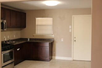 605 E Miller Rd in Garland, TX - Building Photo - Building Photo