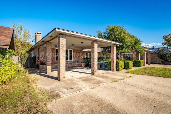 property at 4304 SW Loop 820