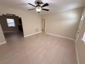 2823 NW 97th St in Miami, FL - Building Photo