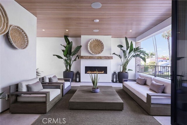 508 Goldenrod Ave in Newport Beach, CA - Building Photo - Building Photo