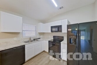 232 Tulane Dr in Glenn Heights, TX - Building Photo - Building Photo