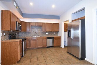 940 Wycliffe Dr in Houston, TX - Building Photo - Building Photo