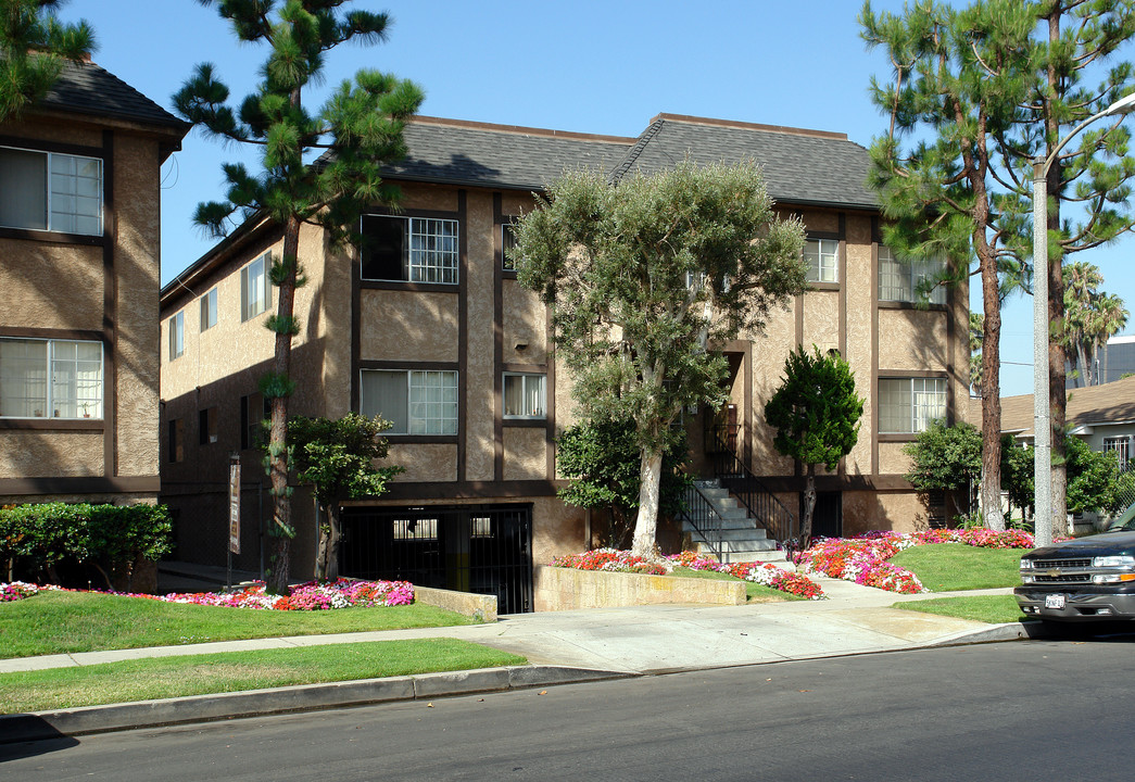 5450 W 99th Pl in Los Angeles, CA - Building Photo