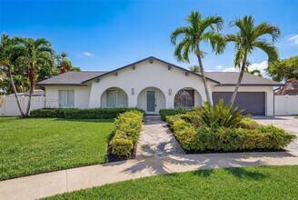 8695 SW 51st Pl in Cooper City, FL - Building Photo - Building Photo