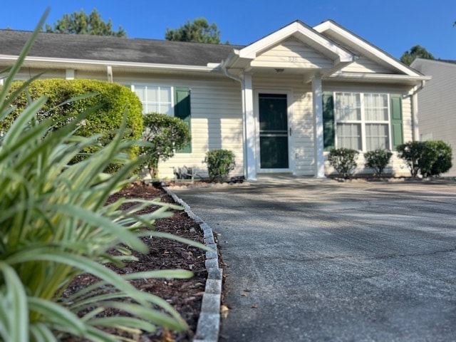 property at 938 Cameron Cir