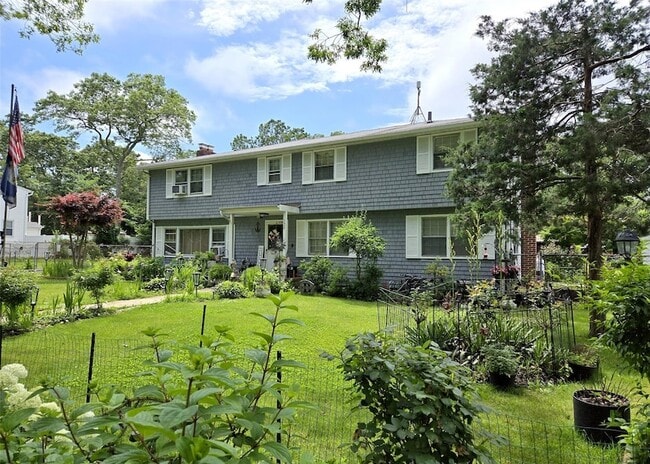 property at 152 W Yaphank Rd