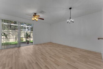 5509 NW 90th Ave in Sunrise, FL - Building Photo - Building Photo