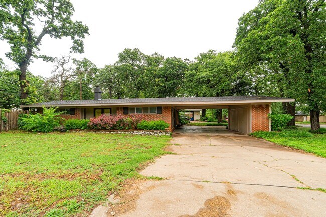 6741 Tall Oaks Dr in Oklahoma City, OK - Building Photo - Building Photo