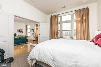 1209 N Charles St, Unit 316 in Baltimore, MD - Foto de edificio - Building Photo