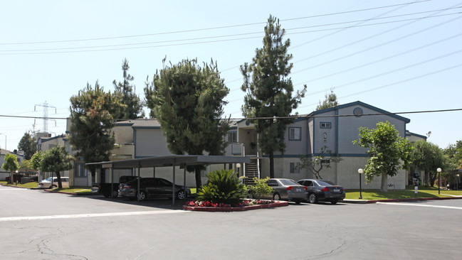 Whittier West Apartments in Whittier, CA - Building Photo - Building Photo