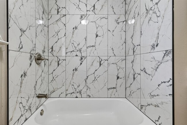 property at 1702 Bonnie Lea Ln