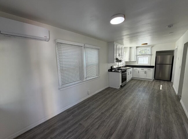 611 Belmont Ave in Los Angeles, CA - Building Photo - Building Photo