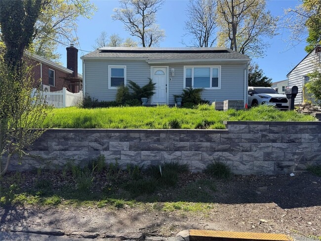 property at 70 Round Hl Dr