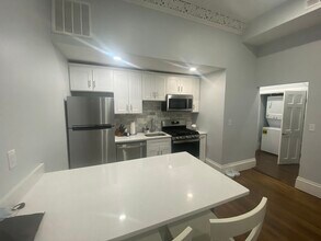 473 Massachusetts Ave, Unit 2 in Boston, MA - Foto de edificio - Building Photo