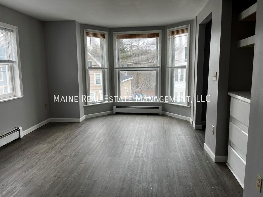 61 Kenduskeag Ave in Bangor, ME - Building Photo