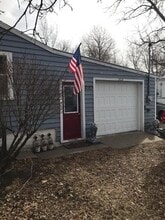 306 S Kirkwood St in Highland, KS - Building Photo - Building Photo