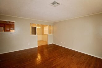 2124 Allenhurst St in Norman, OK - Building Photo - Building Photo