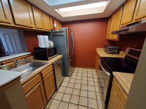 842 Tenderfoot Hill Rd in Colorado Springs, CO - Foto de edificio - Building Photo
