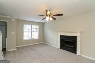 8070 Linda Ct in Jonesboro, GA - Foto de edificio - Building Photo