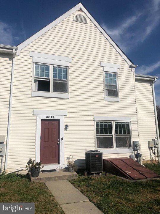 4819 Berwyn House Rd, Unit B4819 in College Park, MD - Building Photo