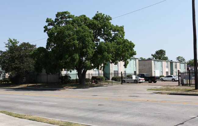 Spanish Village Apartments in Houston, TX - Building Photo - Building Photo