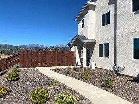 858 Congaree Ln in Redding, CA - Building Photo