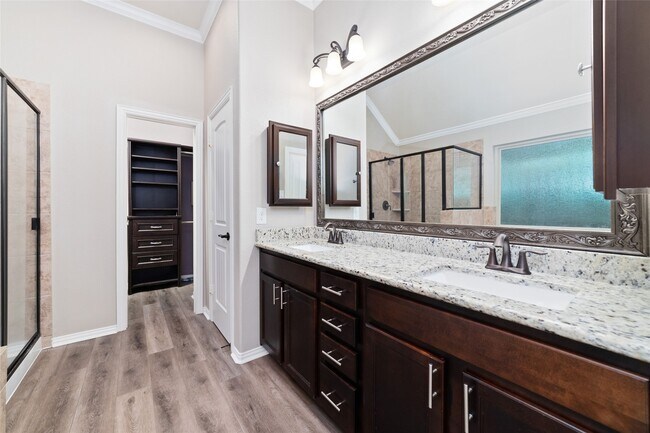 property at 9515 Knox Prairie Ct
